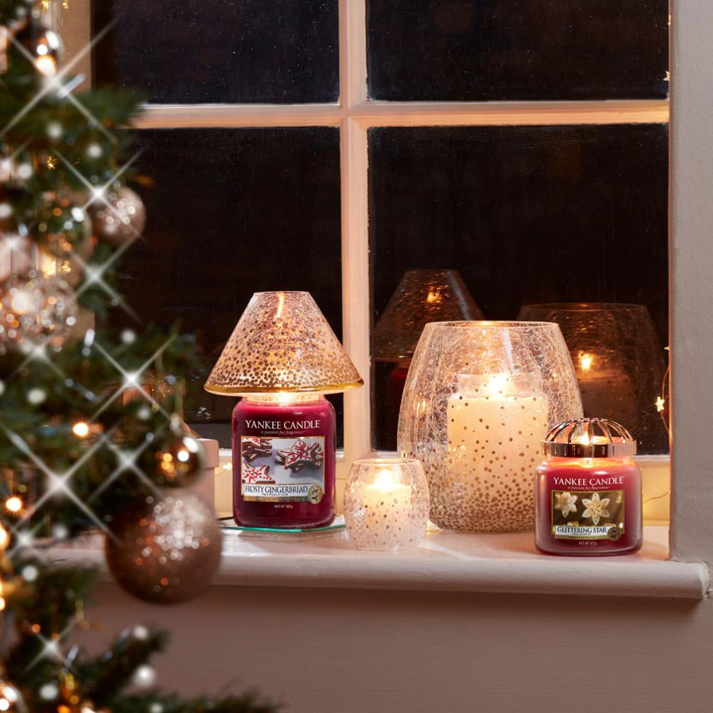 Yankee Candle Frosty Gingerbread Large Jar Extra Image 3
